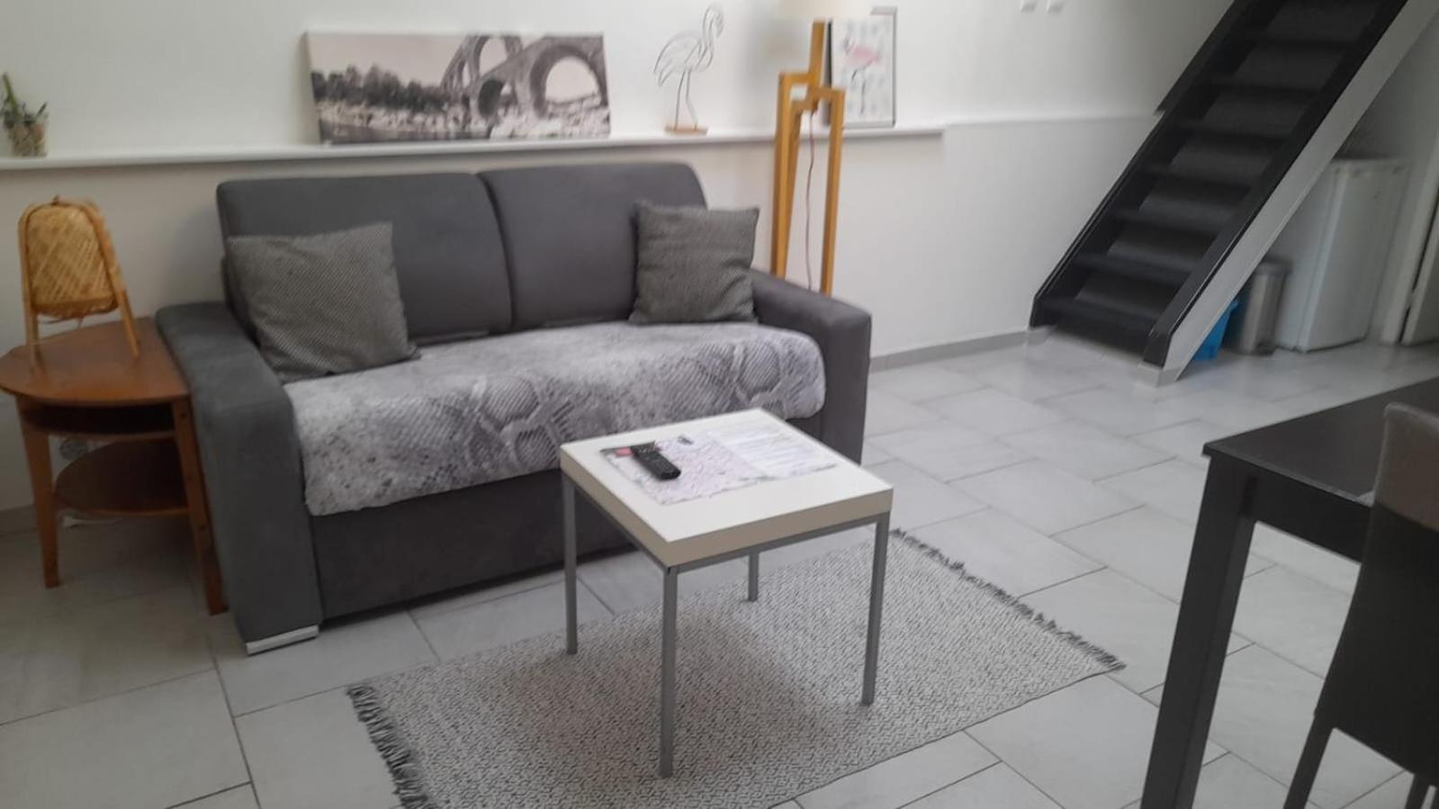Duplex Denim Apartment นีมส์ ภายนอก รูปภาพ