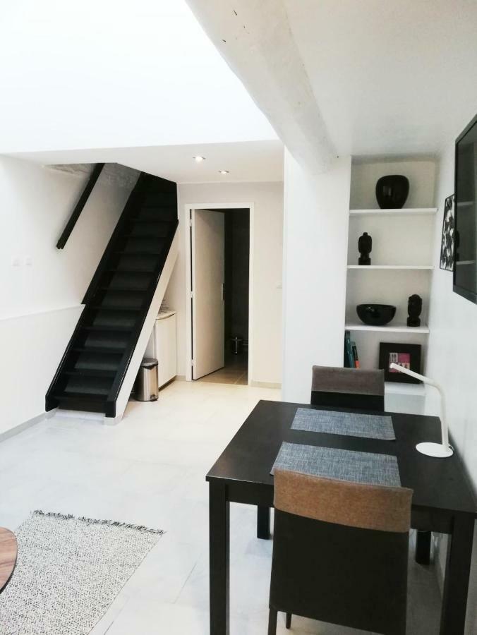 Duplex Denim Apartment นีมส์ ภายนอก รูปภาพ